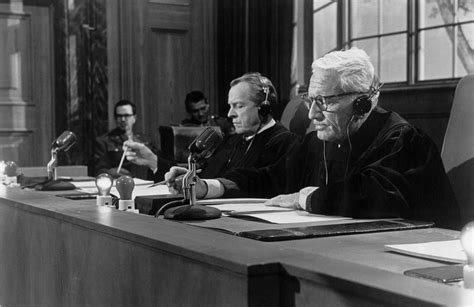 Judgment at Nuremberg İnsanlığın Vicdanını Sınayan Yargı ve Adaletin Boyutlarını Keşfeden Bir Tarihi Drama!